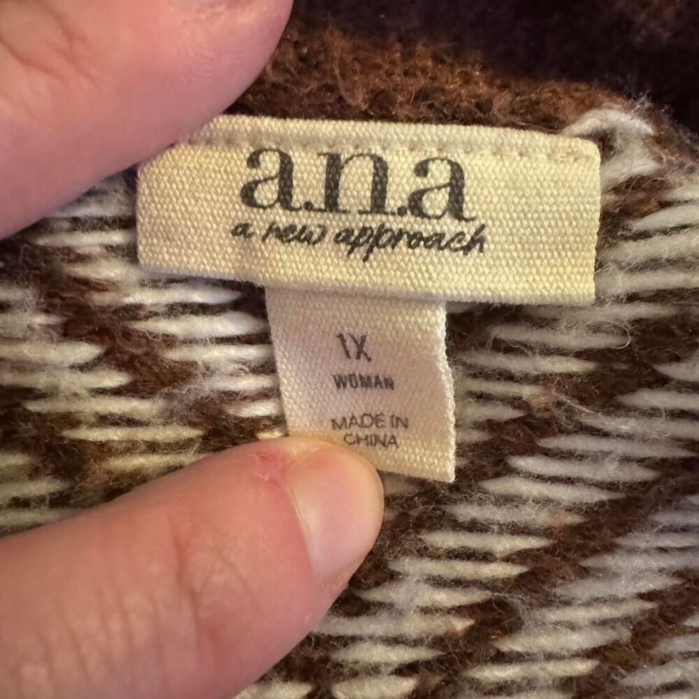 a.n.a. Women’s 1X Brown White Cardigan Sweater Soft Chevron Knit Button Front - Picture 5 of 8